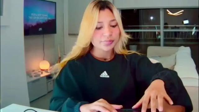 Image 7 of alisondiaz_ Stream on Chaturbate on 5 months ago