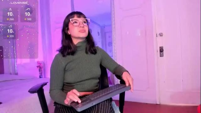 Image 2 of alisonfishert Stream on Chaturbate on 1 month ago