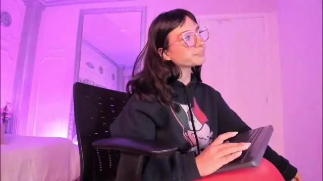 Image 2 of alisonfishert Stream on Chaturbate on 1 month ago