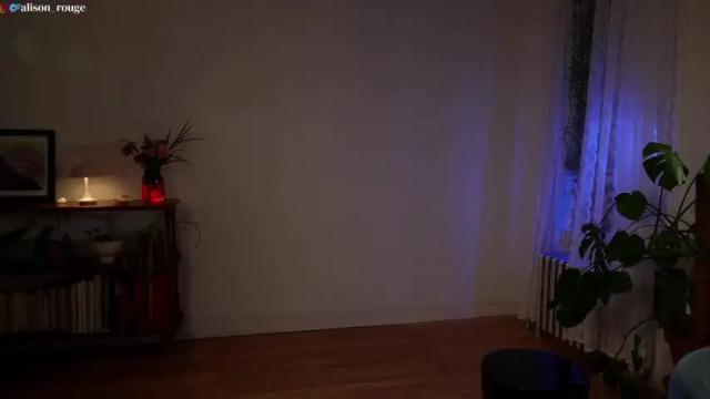 Image 3 of alisonrouge Stream on Chaturbate on 14 months ago