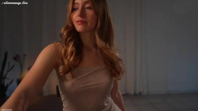 Image 6 of alisonrouge Stream on Chaturbate on 2 months ago