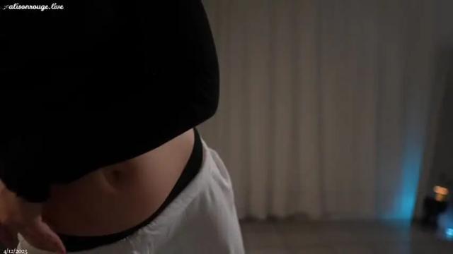 Image 2 of alisonrouge Stream on Chaturbate on 2 months ago