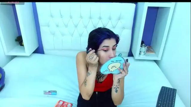 Image 2 of aliss_diiaz Stream on Chaturbate on 1 month ago