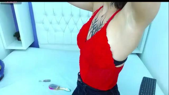 Image 4 of aliss_diiaz Stream on Chaturbate on 1 month ago