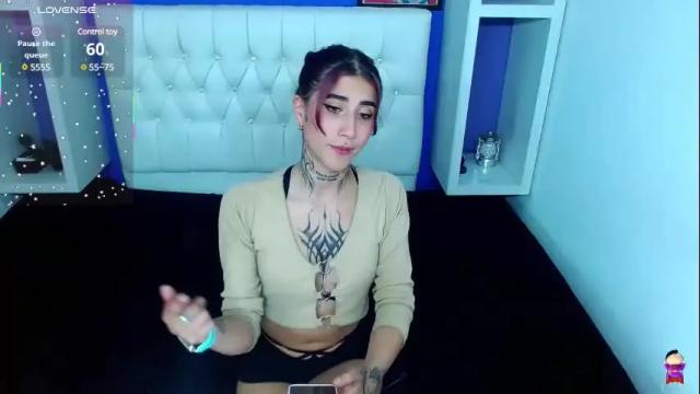Image 8 of aliss_diiaz Stream on Chaturbate on 11 days ago