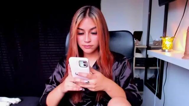 Image 4 of aliss_es Stream on Chaturbate on 14 months ago