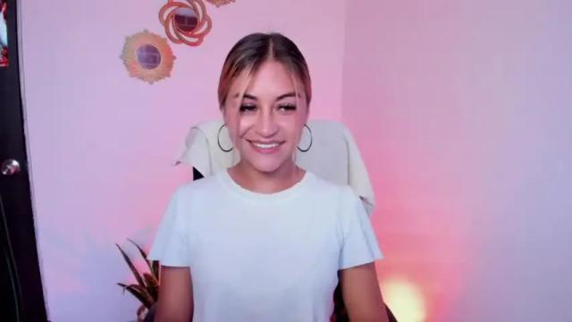 Image 3 of aliss_es Stream on Chaturbate on 13 months ago
