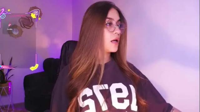 Image 3 of aliss_es Stream on Chaturbate on 2 months ago