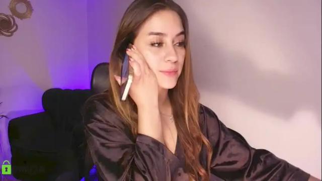 Image 4 of aliss_es Stream on Chaturbate on 2 months ago