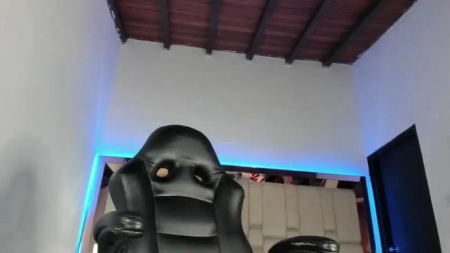 Image 6 of alissa_hills3 Stream on Chaturbate on 15 months ago