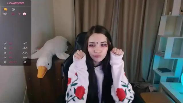 Image 2 of alissa_owl Stream on Chaturbate on 27 months ago