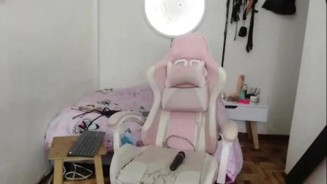 Image 11 of alissia_kent99 Stream on Chaturbate on 2 months ago
