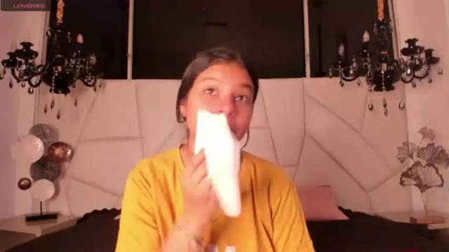 Thumbnail 1, alisson_cooperr's Stream at Chaturbate, 21 months ago