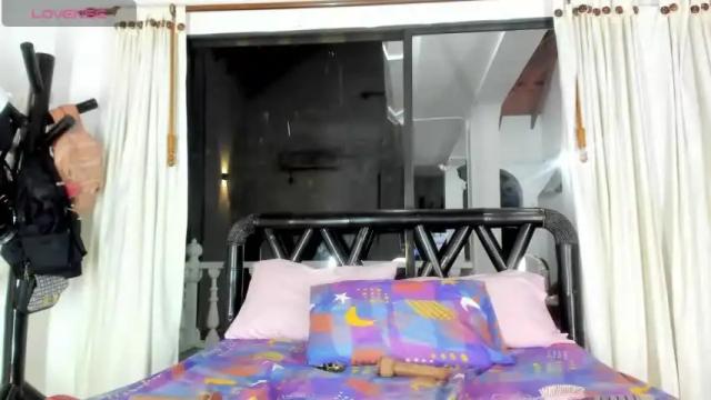 Image 12 of alisson_zafiro Stream on Chaturbate on 12 months ago