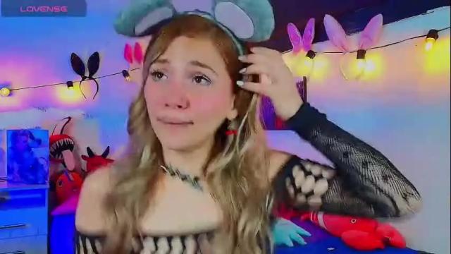 Image 12 of alisson_zafiro Stream on Chaturbate on 3 months ago