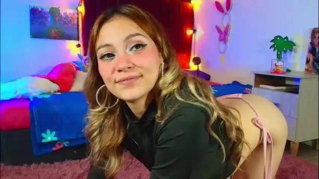 Image 3 of alisson_zafiro Stream on Chaturbate on 1 month ago