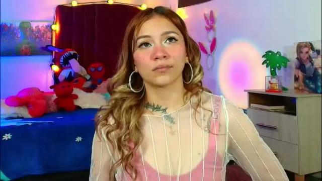 Image 3 of alisson_zafiro Stream on Chaturbate on 1 month ago