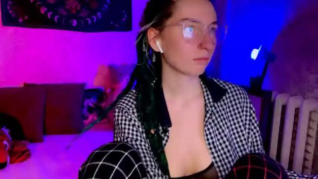 Image 12 of alisun_ Stream on Chaturbate on 24 months ago