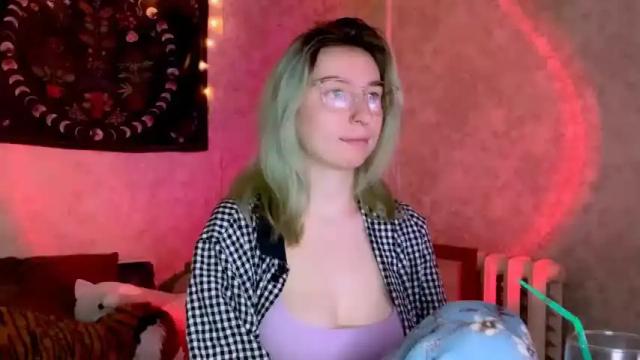 Image 12 of alisun_ Stream on Chaturbate on 24 months ago