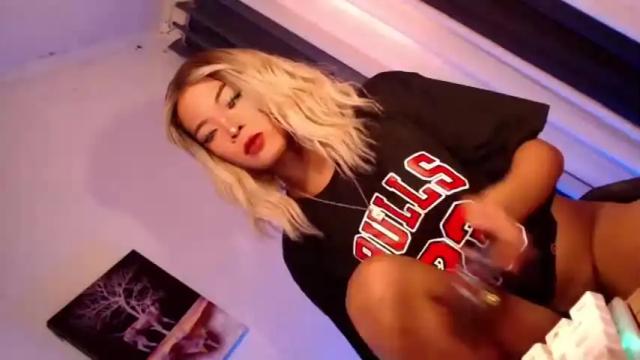 Image 12 of alita_loren Stream on Chaturbate on 17 months ago