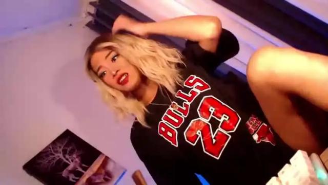 Image 4 of alita_loren Stream on Chaturbate on 17 months ago
