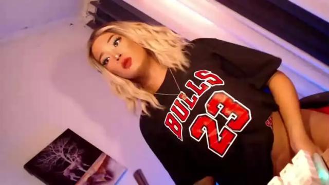 Image 8 of alita_loren Stream on Chaturbate on 17 months ago