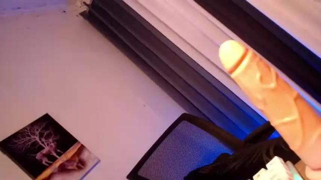 Image 11 of alita_loren Stream on Chaturbate on 17 months ago