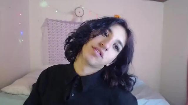 Image 3 of alix_hot_ Stream on Chaturbate on 15 months ago