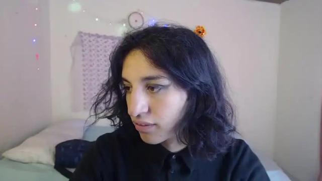 Image 4 of alix_hot_ Stream on Chaturbate on 15 months ago