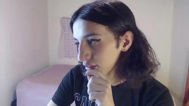 Image 2 of alix_hot_ Stream on Chaturbate on 15 months ago
