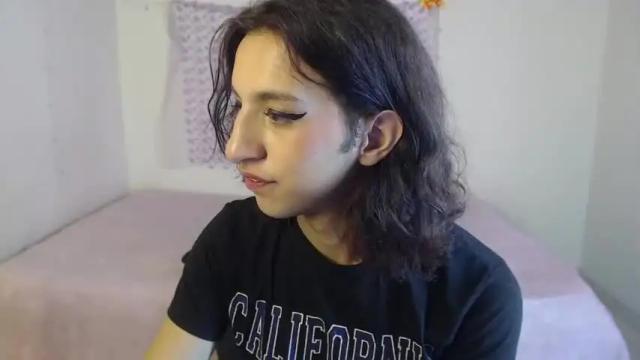 Image 10 of alix_hot_ Stream on Chaturbate on 14 months ago