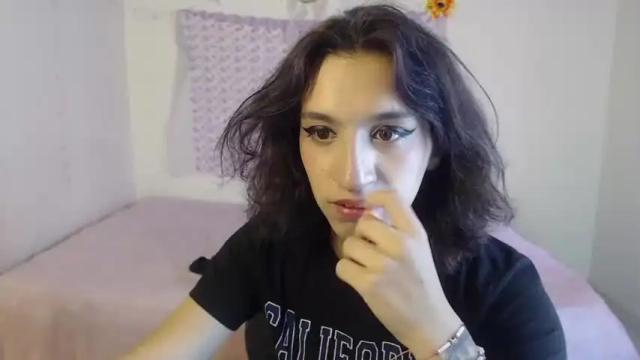 Image 3 of alix_hot_ Stream on Chaturbate on 14 months ago