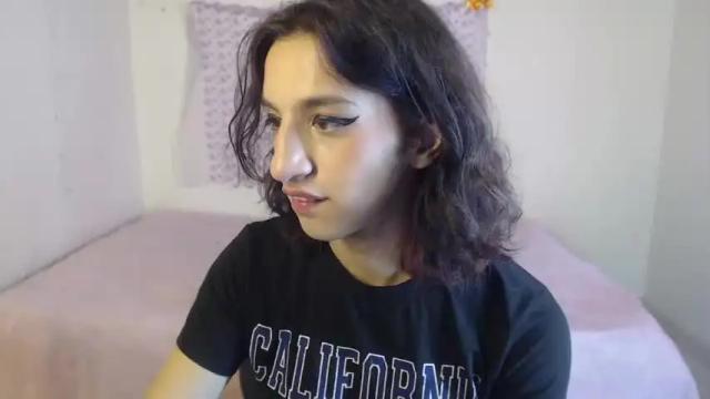 Image 8 of alix_hot_ Stream on Chaturbate on 14 months ago