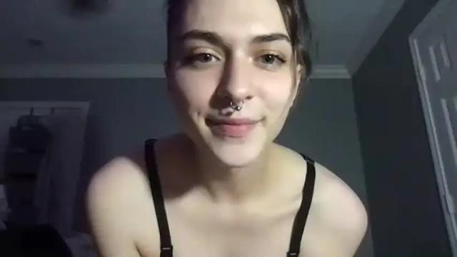 Image 2 of alixmae769936 Stream on Chaturbate on 18 months ago