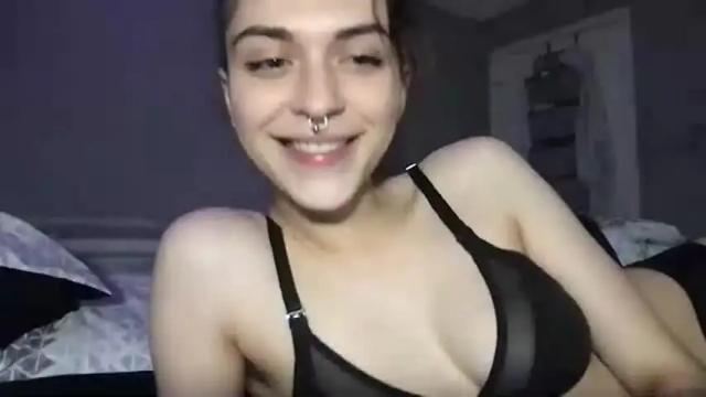 Image 7 of alixmae769936 Stream on Chaturbate on 18 months ago