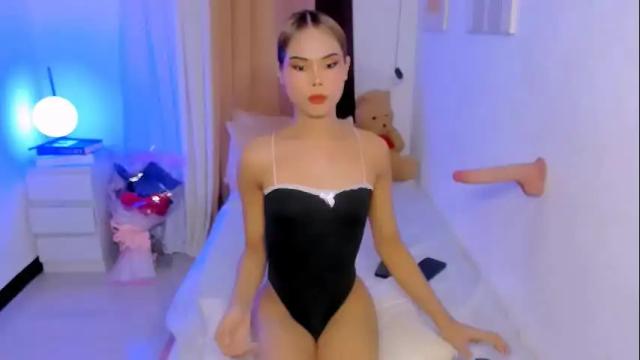 Image 4 of aliyah_bucks Stream on Chaturbate on 1 month ago
