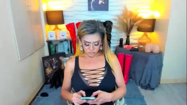Image 6 of aliyahdeluxx Stream on Chaturbate on 1 month ago