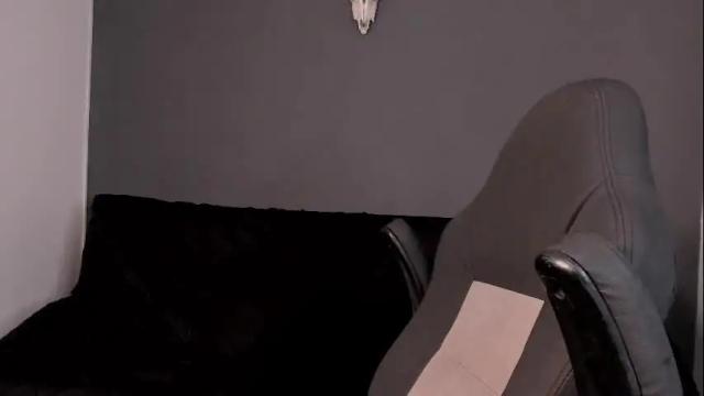 Image 3 of aliz_01 Stream on Chaturbate on 1 day ago