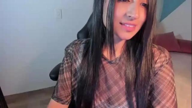 Image 2 of alizee__ Stream on Chaturbate on 26 days ago