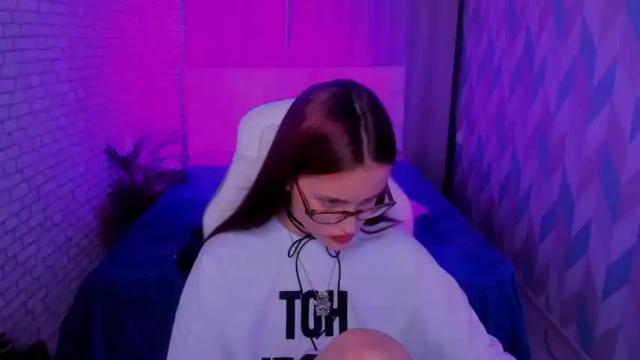 Image 2 of all_isa Stream on Chaturbate on 14 months ago