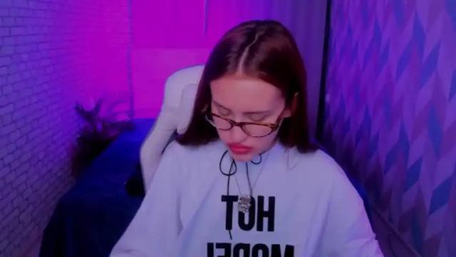 Image 3 of all_isa Stream on Chaturbate on 14 months ago