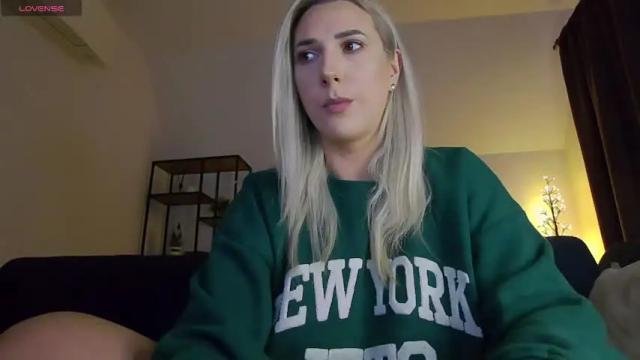 Image 12 of allayah Stream on Chaturbate on 1 month ago