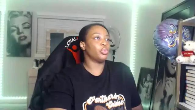 Image 8 of alleyezonbrielle Stream on Chaturbate on 17 months ago