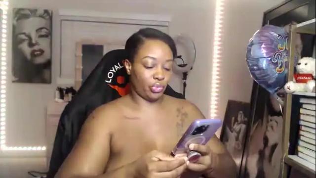 Image 4 of alleyezonbrielle Stream on Chaturbate on 18 months ago