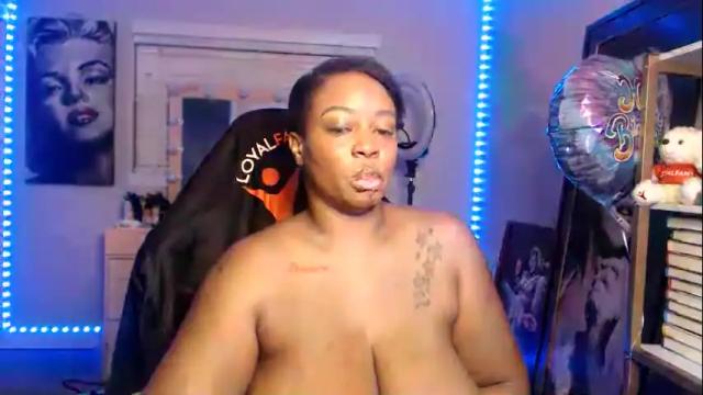 Image 6 of alleyezonbrielle Stream on Chaturbate on 18 months ago