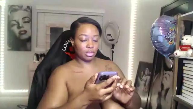 Image 8 of alleyezonbrielle Stream on Chaturbate on 18 months ago