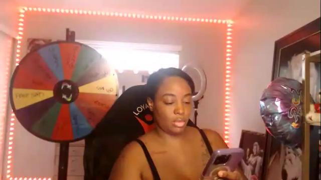 Image 10 of alleyezonbrielle Stream on Chaturbate on 16 months ago