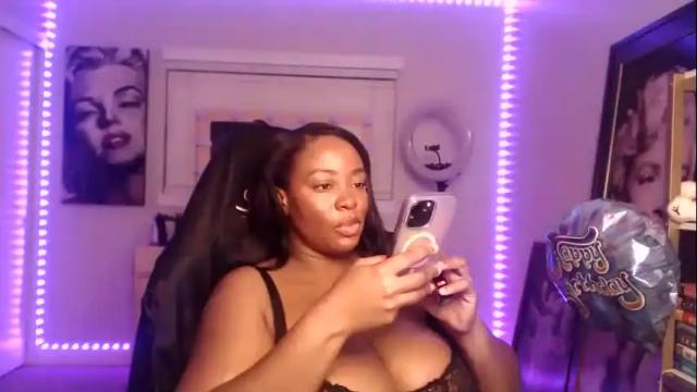 Image 10 of alleyezonbrielle Stream on Chaturbate on 15 months ago