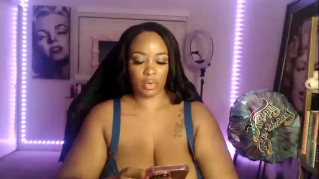 Image 10 of alleyezonbrielle Stream on Chaturbate on 14 months ago