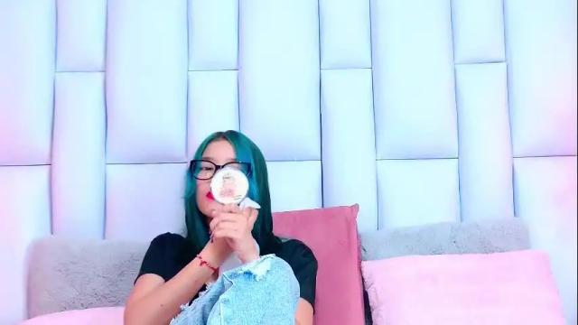 Image 2 of alliciakim Stream on Chaturbate on 1 month ago